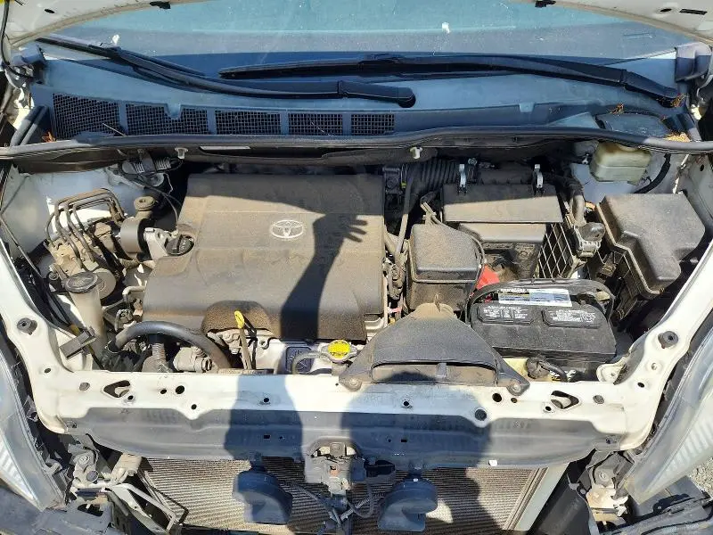 2015 TOYOTA SIENNA XLE PREMIUM 8-PASSENGER  
