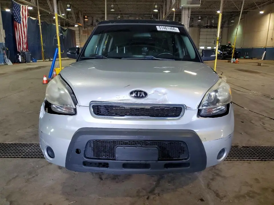 2013 KIA SOUL +  