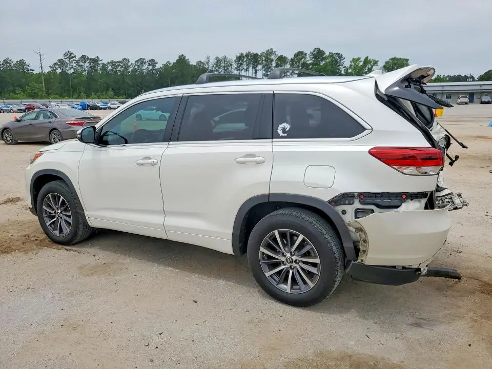 2018 TOYOTA HIGHLANDER XLE  
