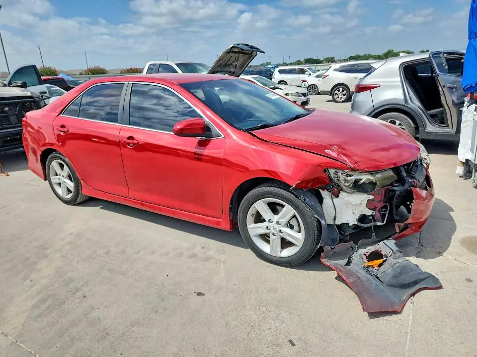 2012 TOYOTA CAMRY SE  