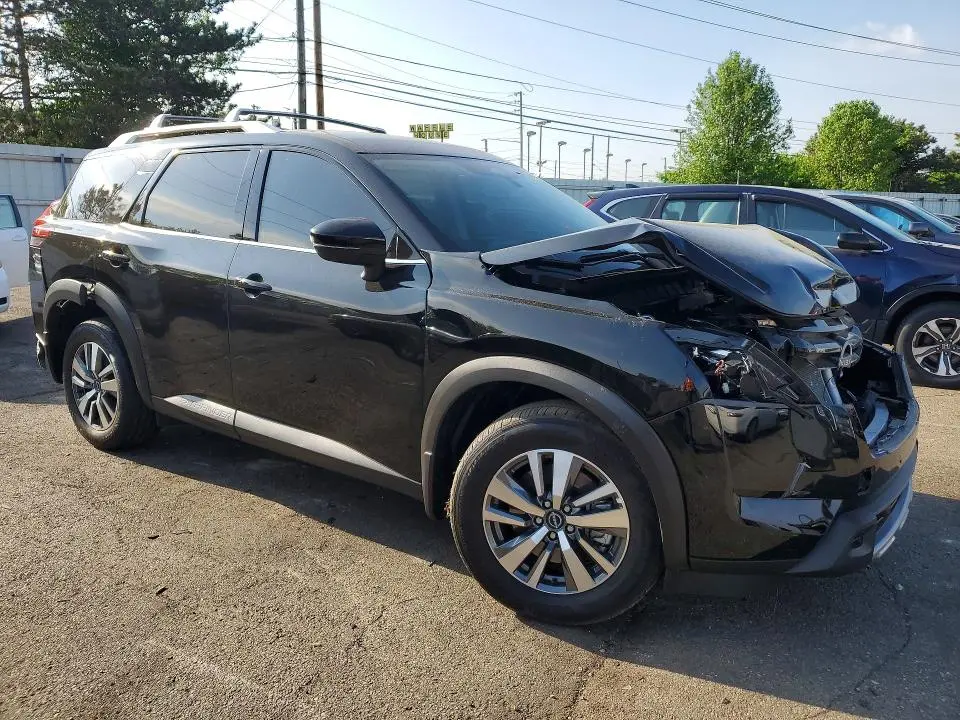 2025 NISSAN PATHFINDER SL  