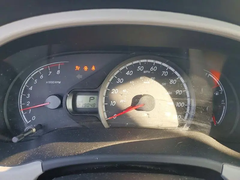 2011 TOYOTA SIENNA LE  