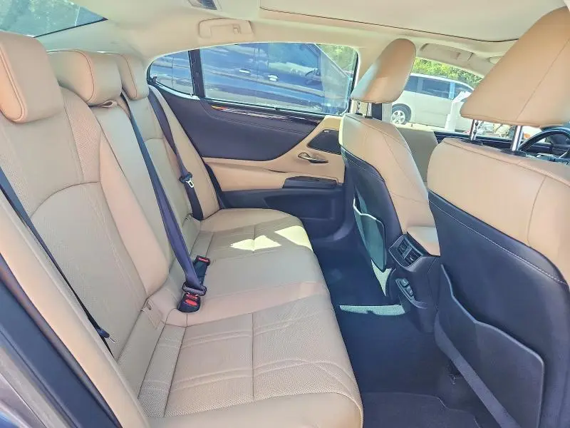 2019 LEXUS ES 350  