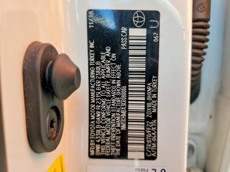 2019 TOYOTA C-HR XLE  