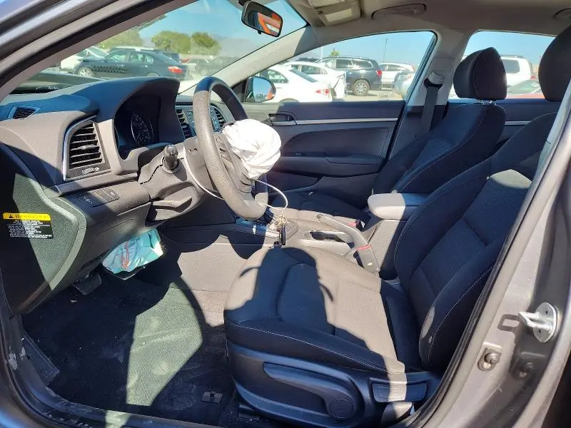 2018 HYUNDAI ELANTRA SE  