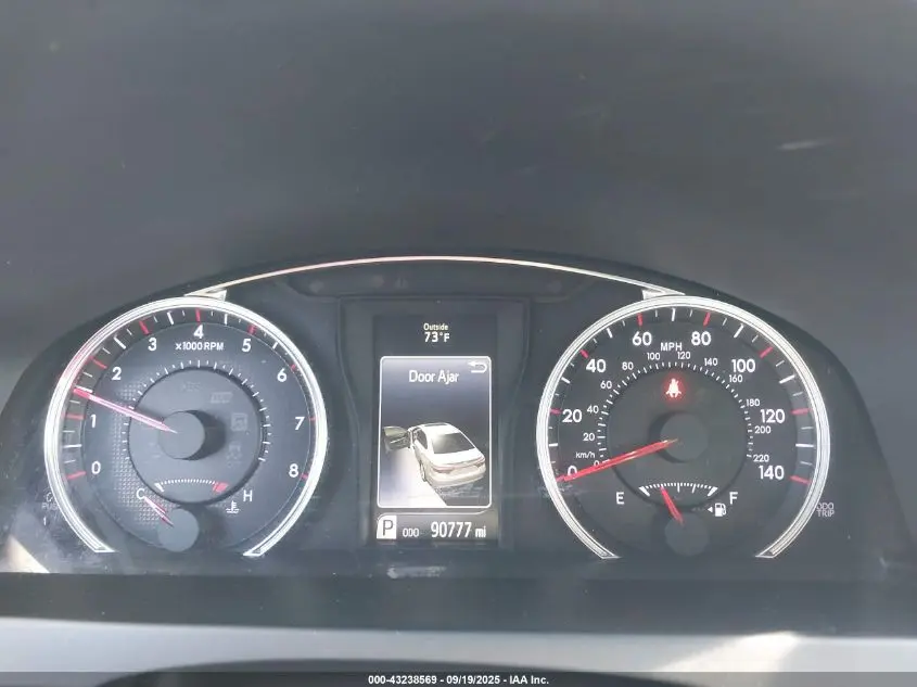 2016 TOYOTA CAMRY SE