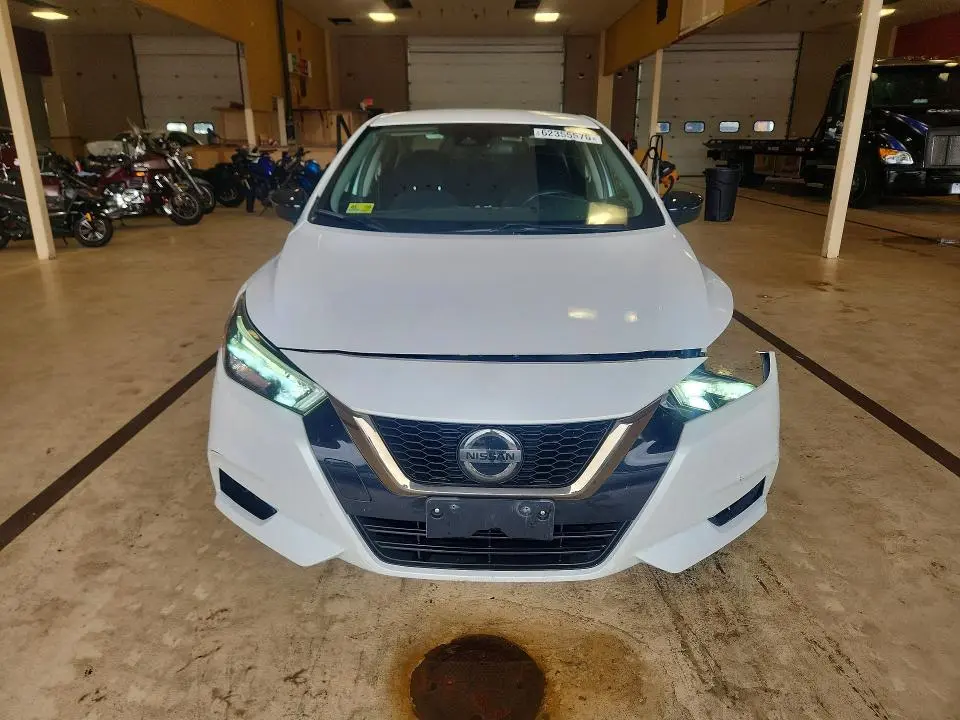 2020 NISSAN VERSA SR  