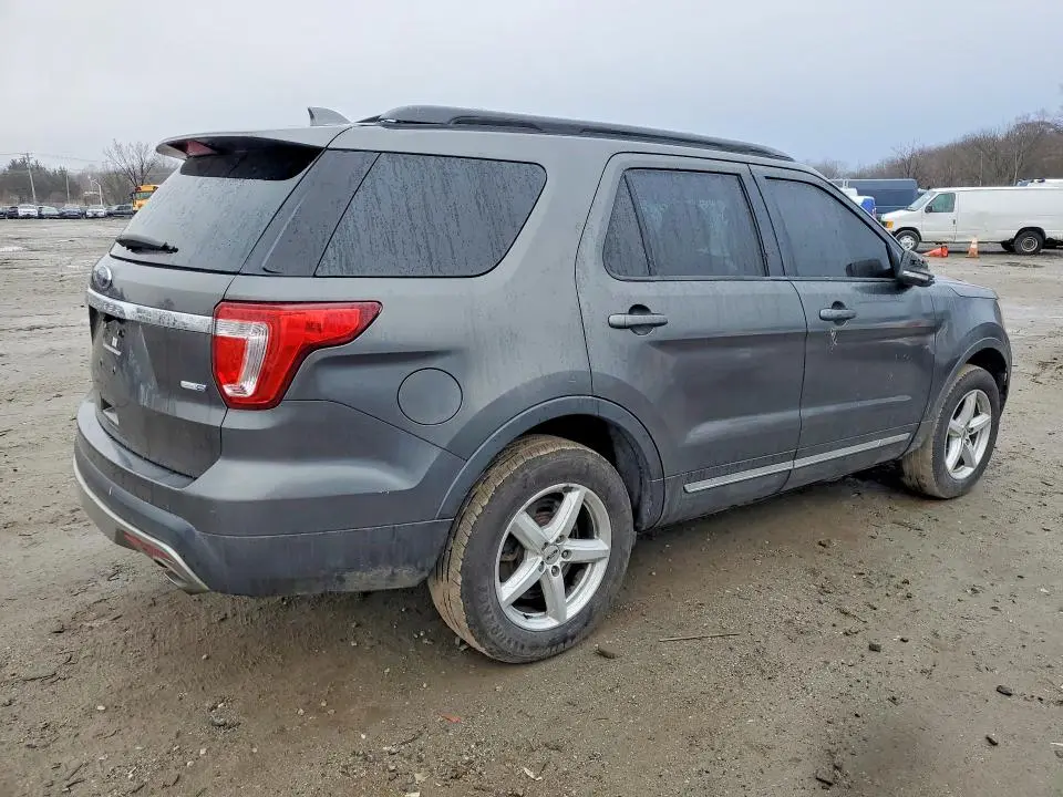 2017 FORD EXPLORER XLT  