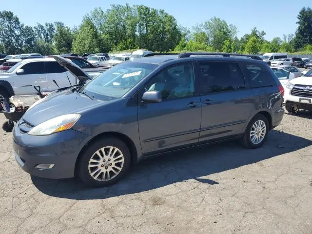 2010 TOYOTA SIENNA XLE