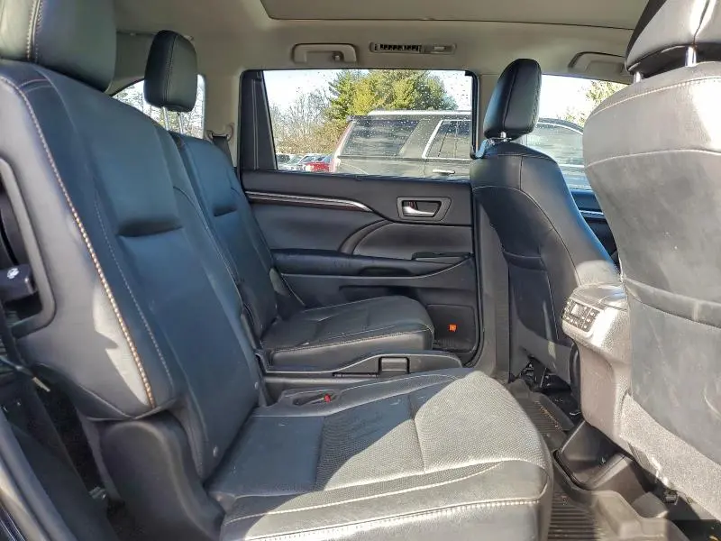 2016 TOYOTA HIGHLANDER LIMITED  