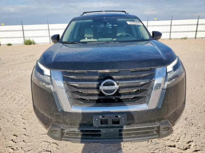 2023 NISSAN PATHFINDER SV  