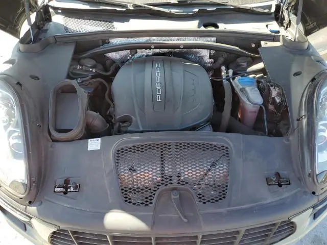 2017 PORSCHE MACAN   
