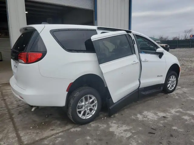 2023 CHRYSLER VOYAGER LX  