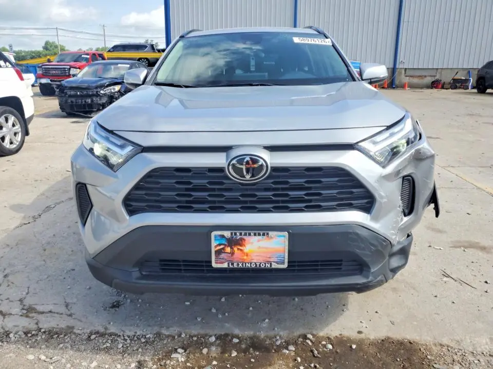 2022 TOYOTA RAV4 XLE  