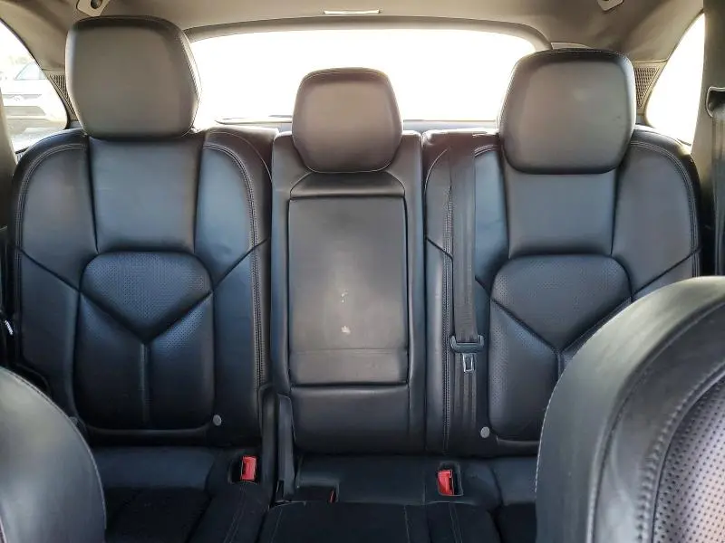 2016 PORSCHE CAYENNE   