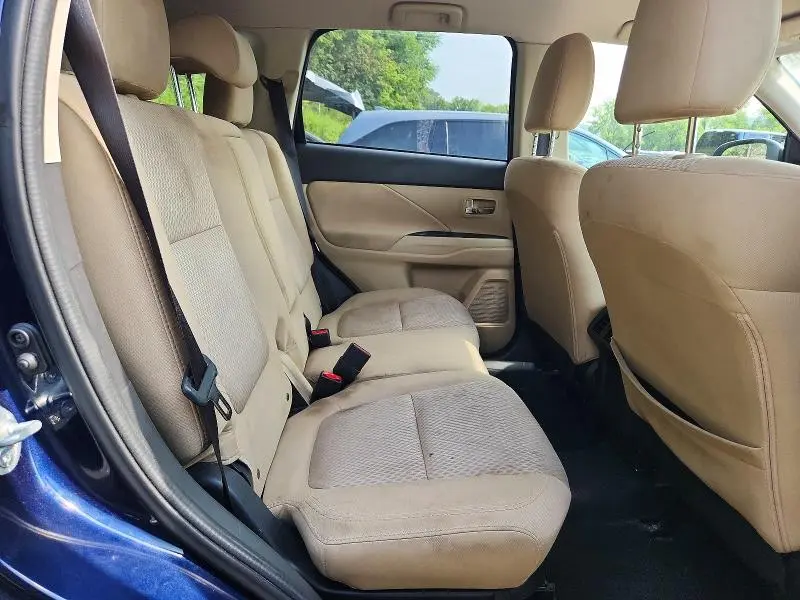 2019 MITSUBISHI OUTLANDER SE  