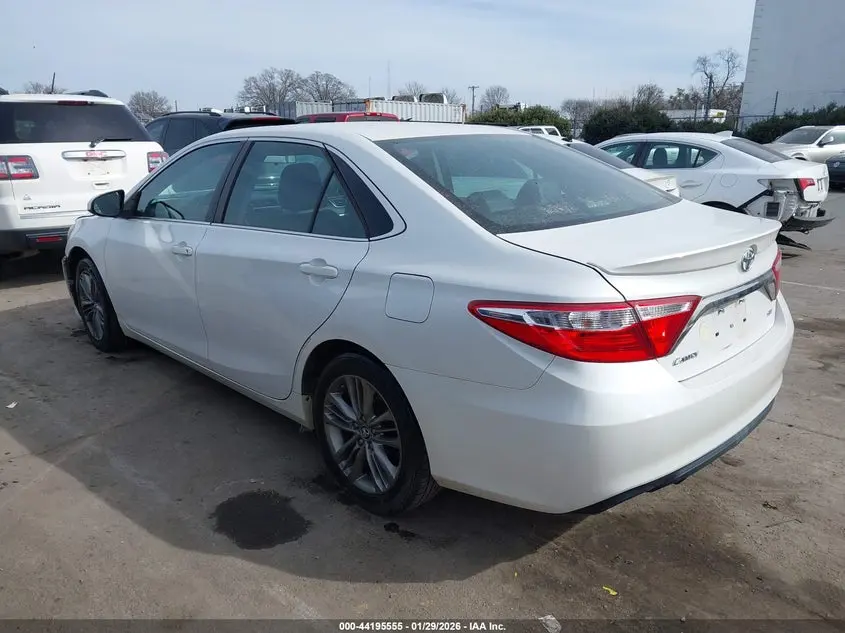 2016 TOYOTA CAMRY SE