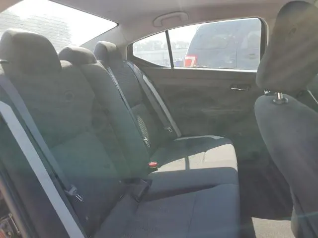 2022 NISSAN VERSA SV  