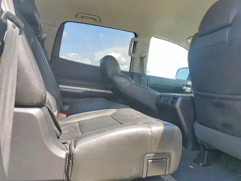 2015 TOYOTA TUNDRA SR5  