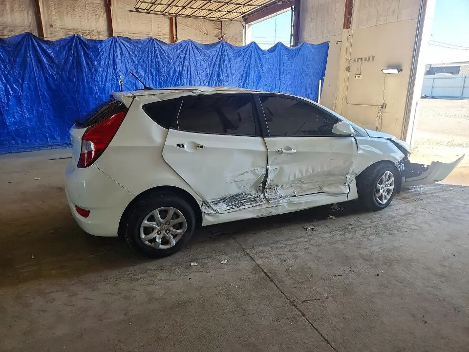 2012 HYUNDAI ACCENT GS  