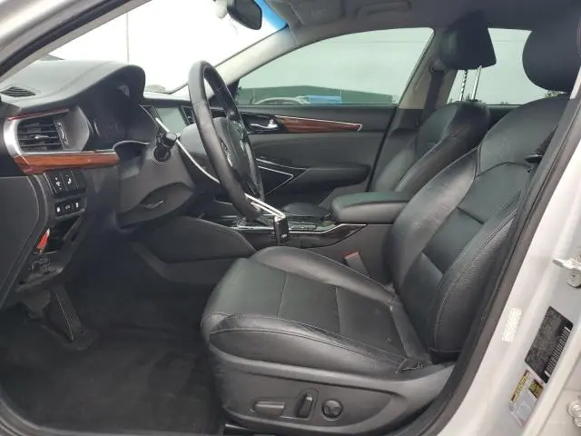 2017 KIA CADENZA PREMIUM  