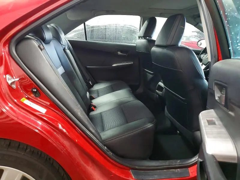 2014 TOYOTA CAMRY SE  