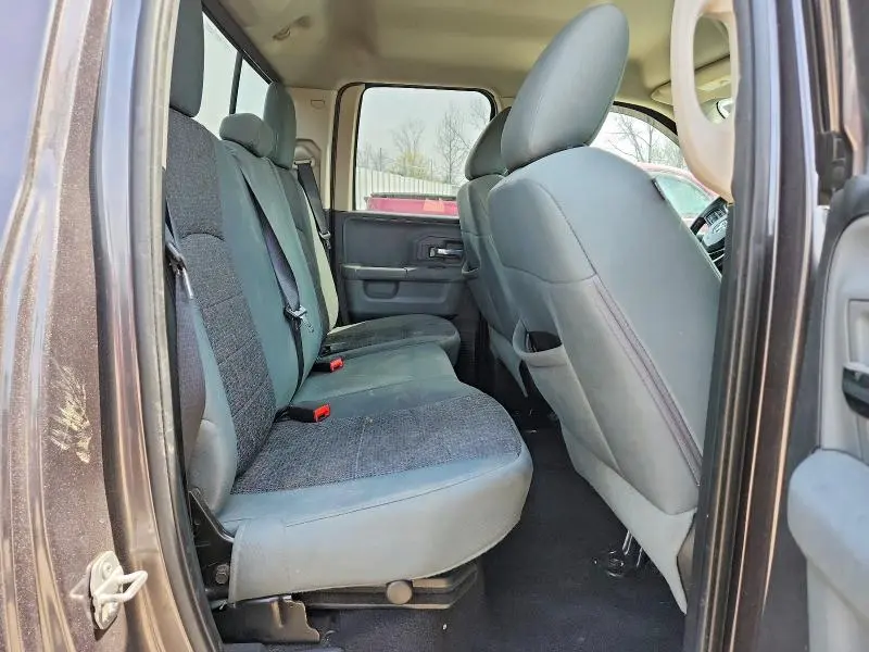 2016 RAM 1500 SLT  