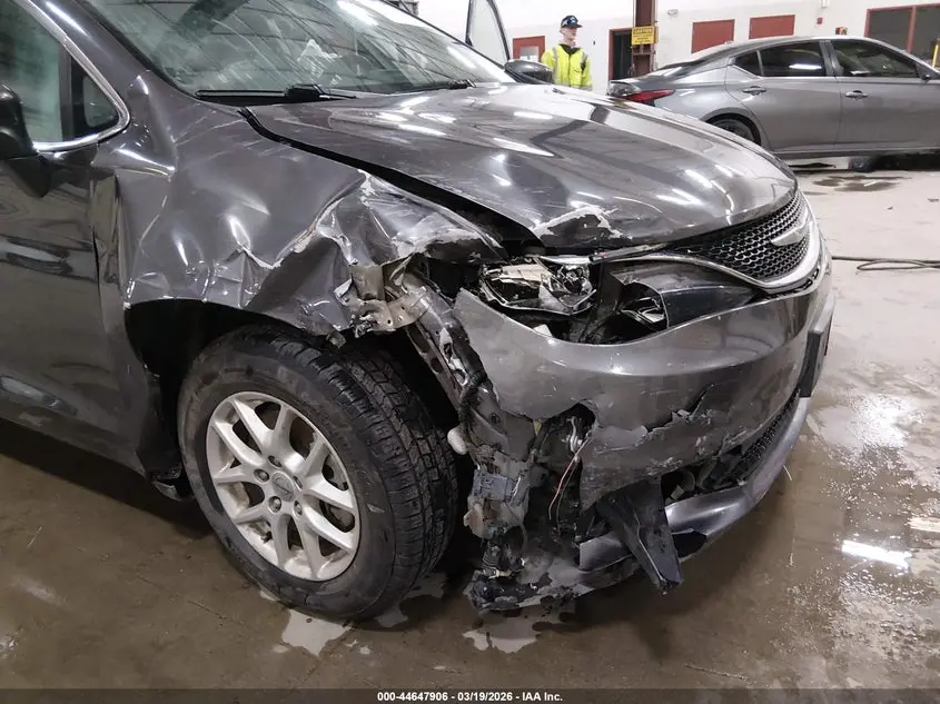 2021 CHRYSLER VOYAGER LXI