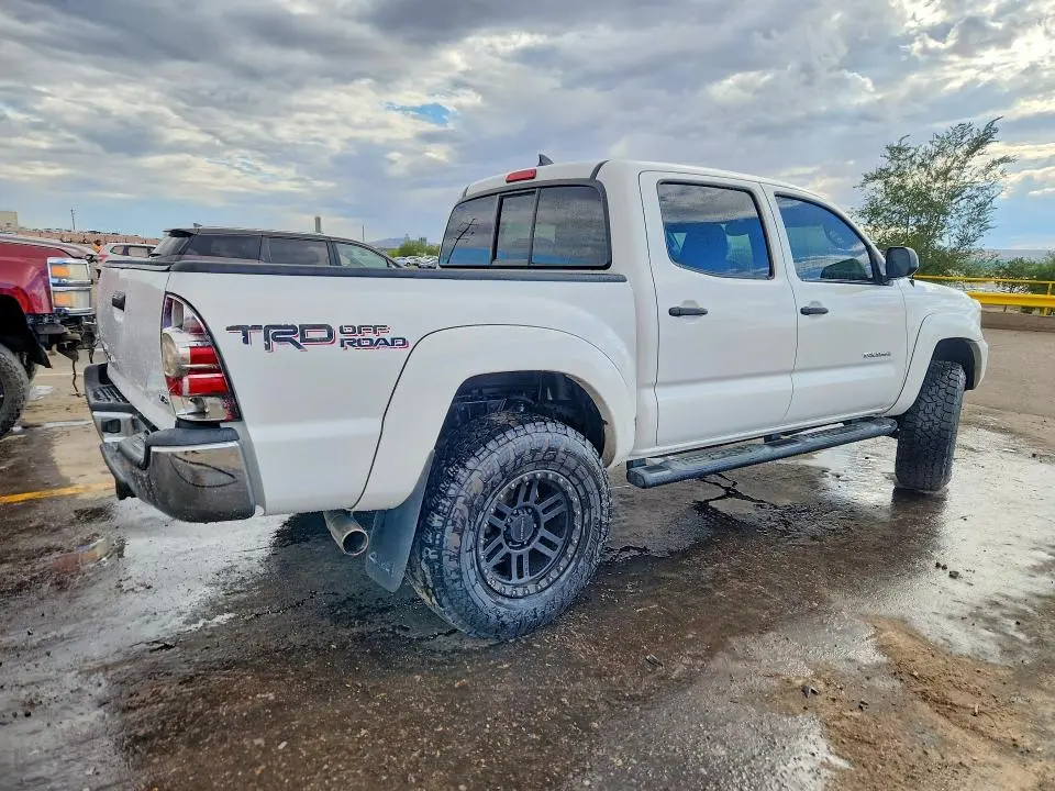 2015 TOYOTA TACOMA V6  