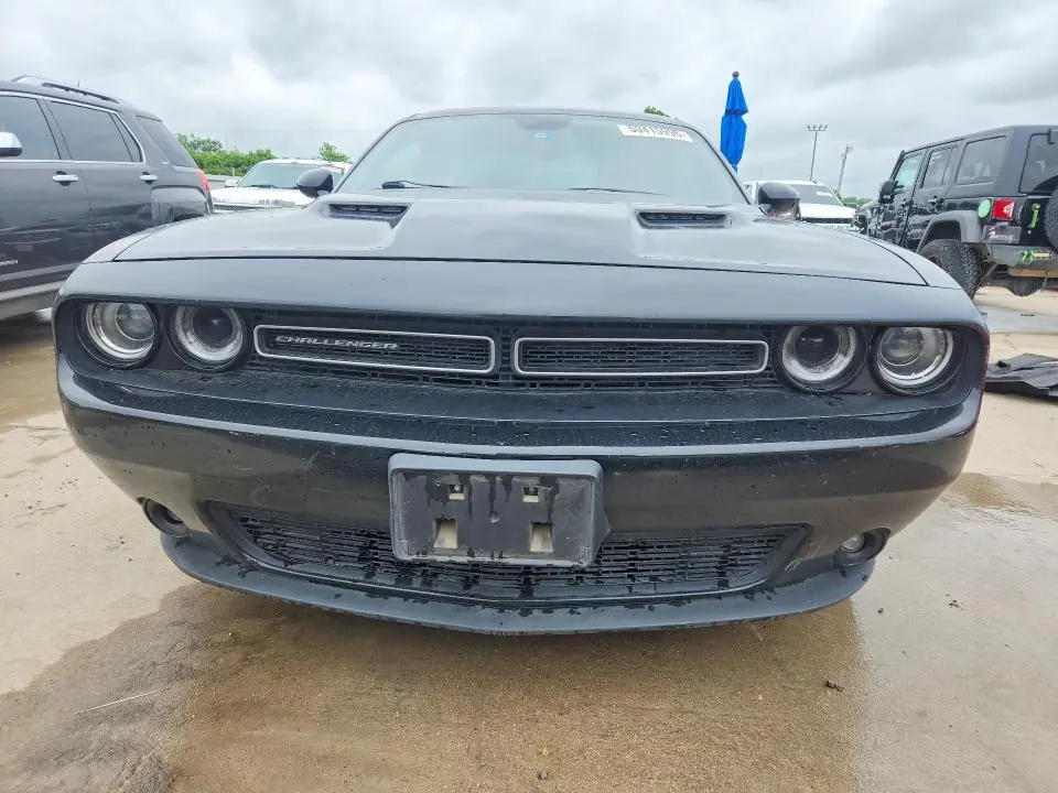 2016 DODGE CHALLENGER SXT  