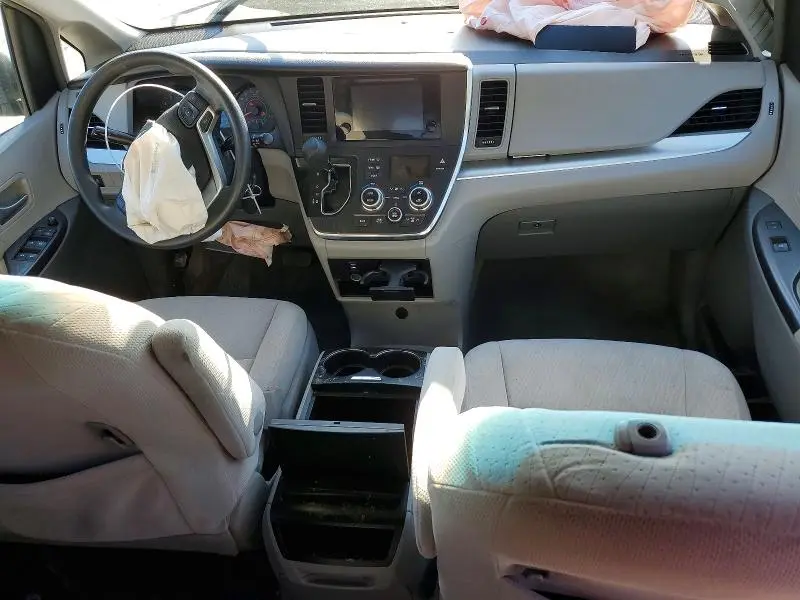 2016 TOYOTA SIENNA LE 8-PASSENGER  