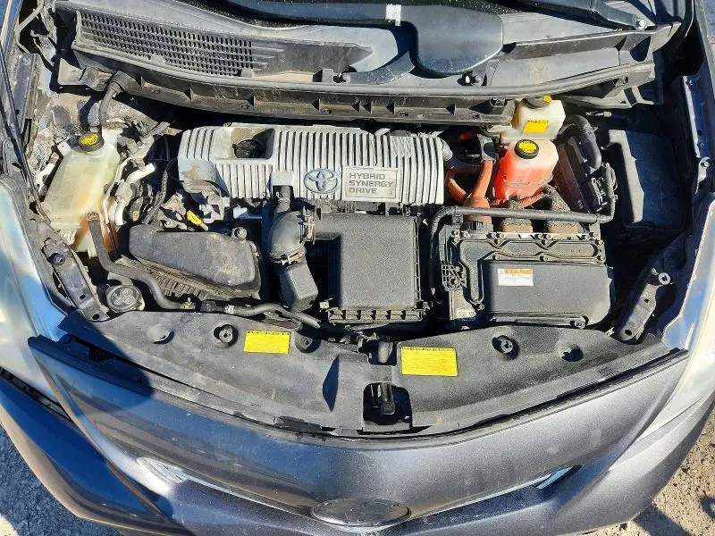 2013 TOYOTA PRIUS V THREE  