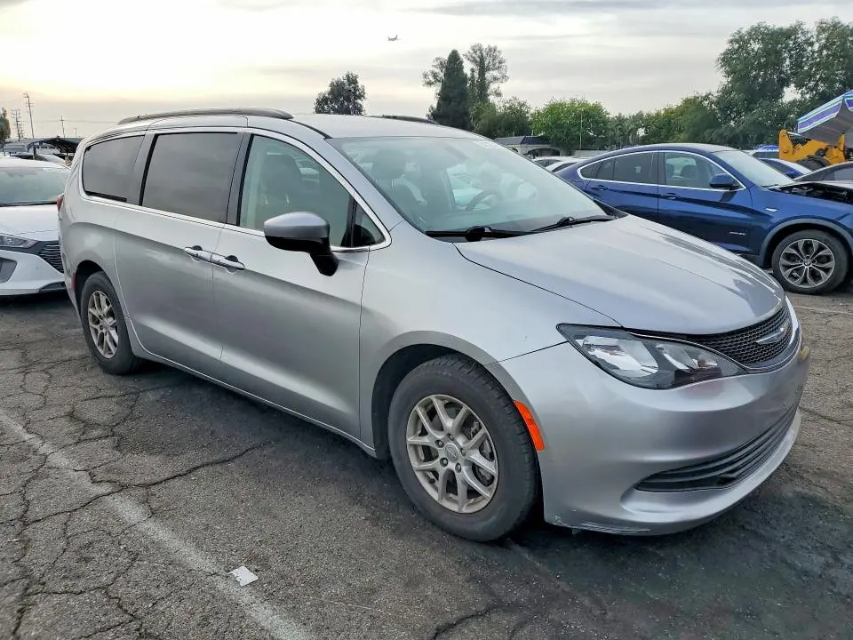 2020 CHRYSLER VOYAGER LXI  