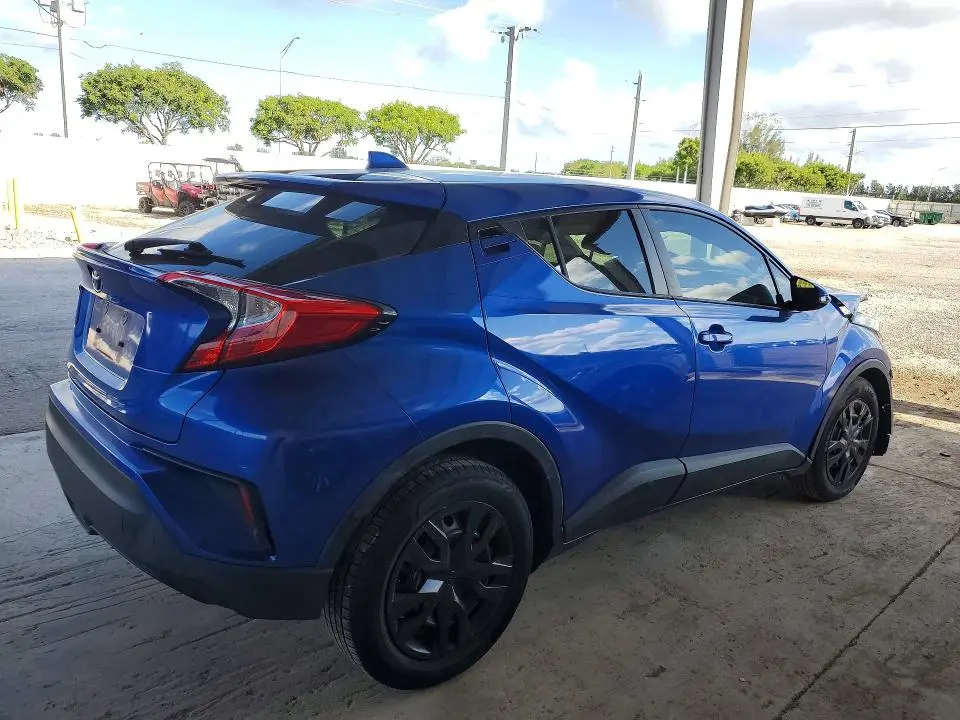 2019 TOYOTA C-HR LE  
