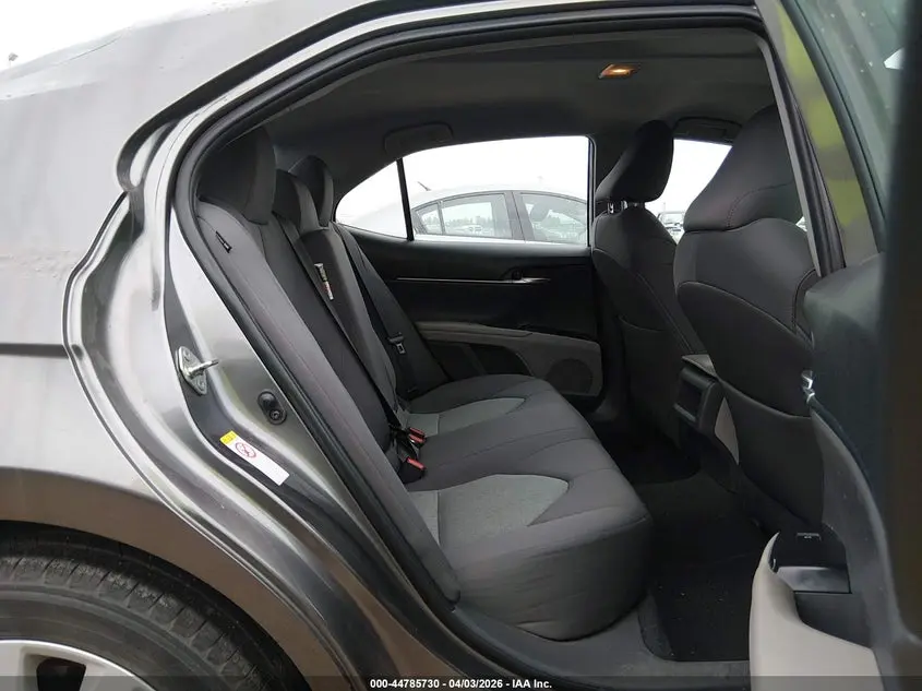 2018 TOYOTA CAMRY LE