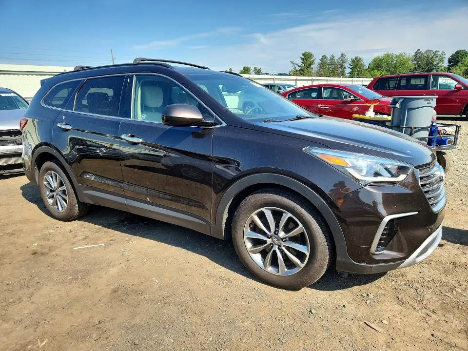 2018 HYUNDAI SANTA FE SE  