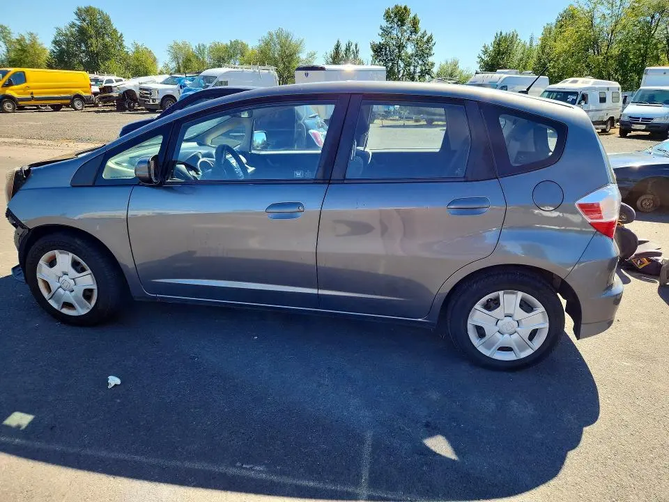 2013 HONDA FIT   