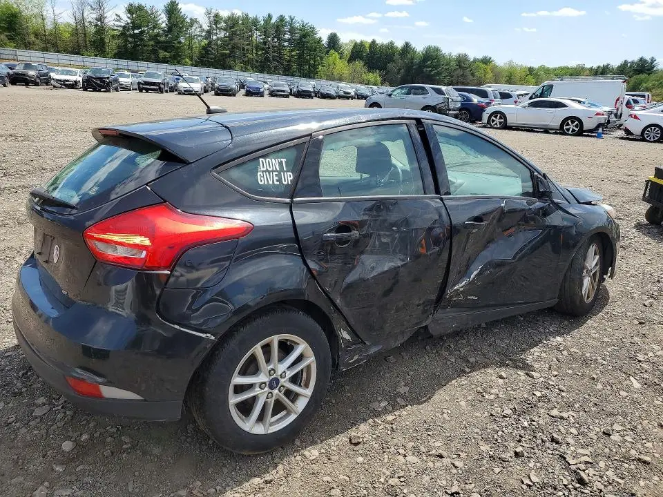 2015 FORD FOCUS SE  