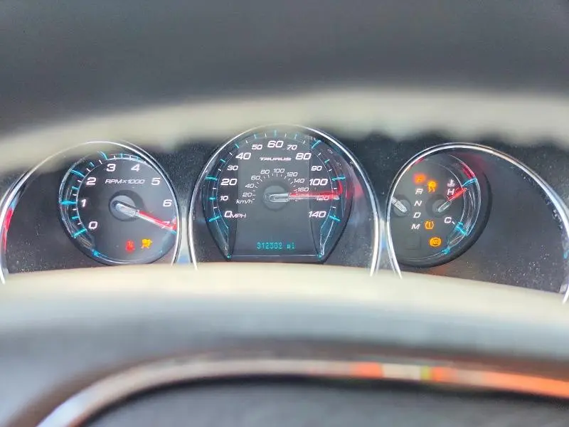 2011 FORD TAURUS LIMITED  