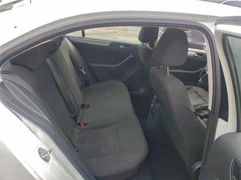 2015 VOLKSWAGEN JETTA SE  