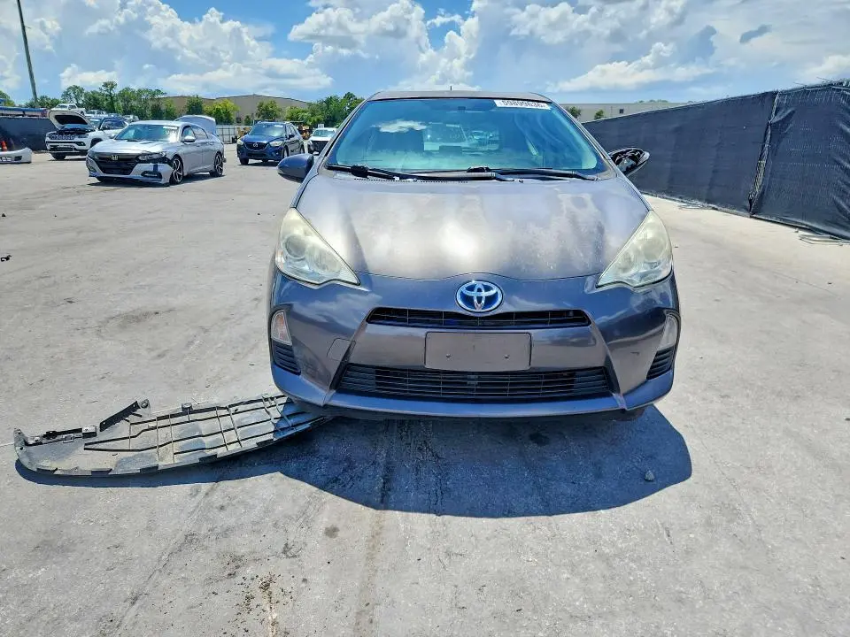 2013 TOYOTA PRIUS C TWO  