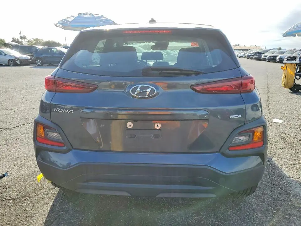 2021 HYUNDAI KONA SE  