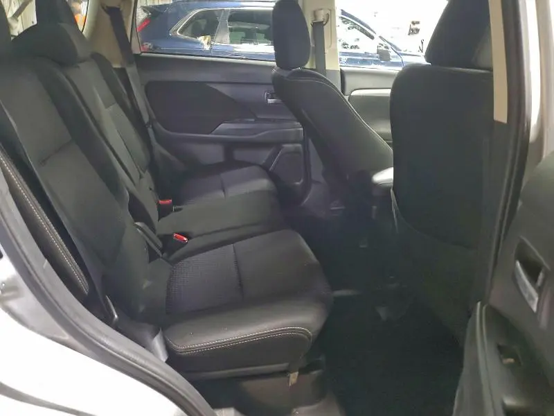 2018 MITSUBISHI OUTLANDER ES  