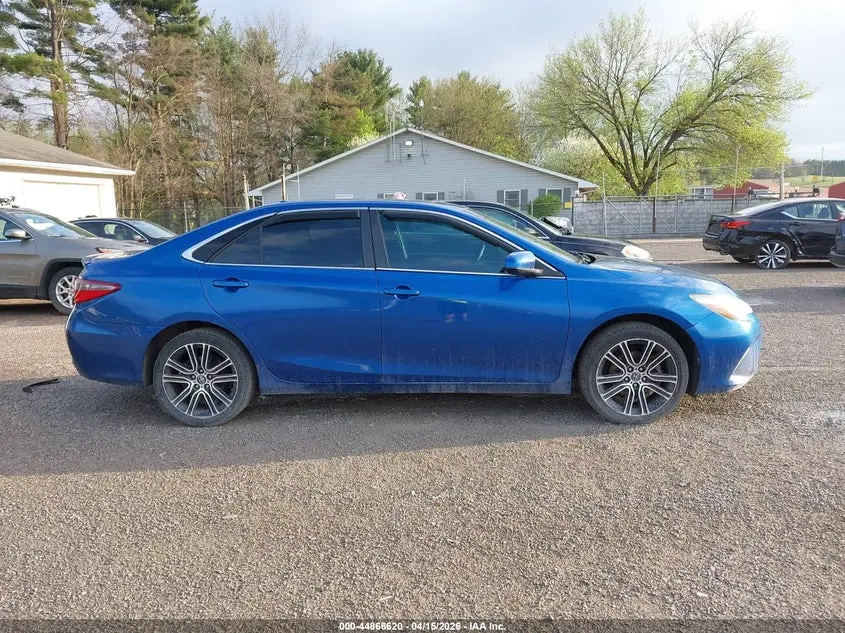 2016 TOYOTA CAMRY SE