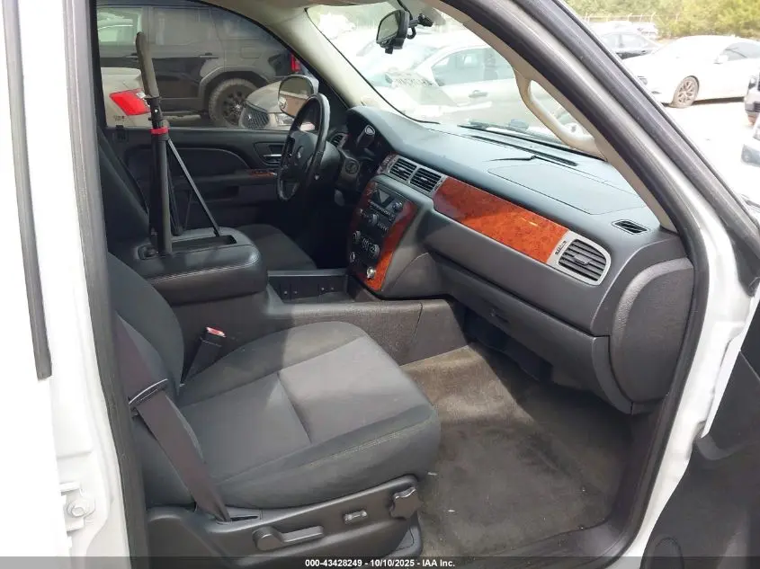 2011 CHEVROLET TAHOE K1500 LS