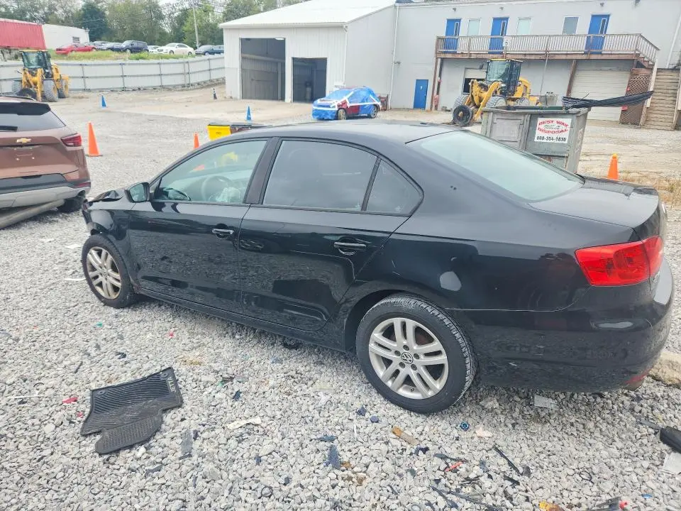 2011 VOLKSWAGEN JETTA BASE  