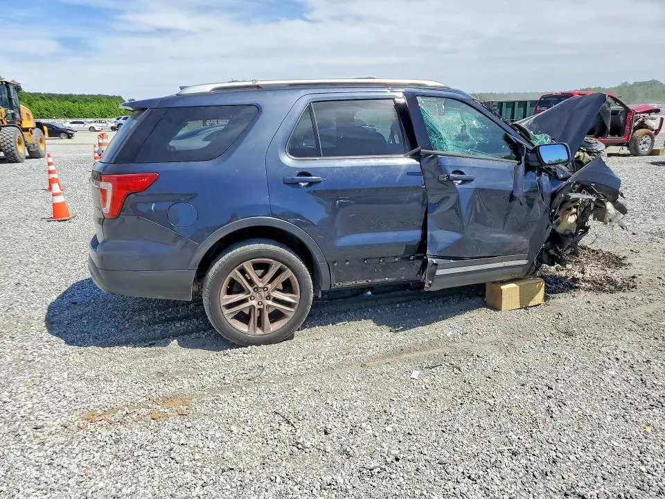 2017 FORD EXPLORER XLT  