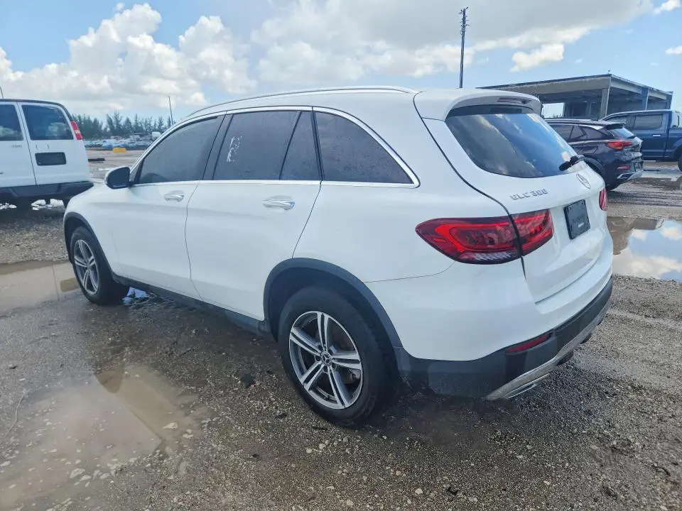 2020 MERCEDES-BENZ GLC 300  