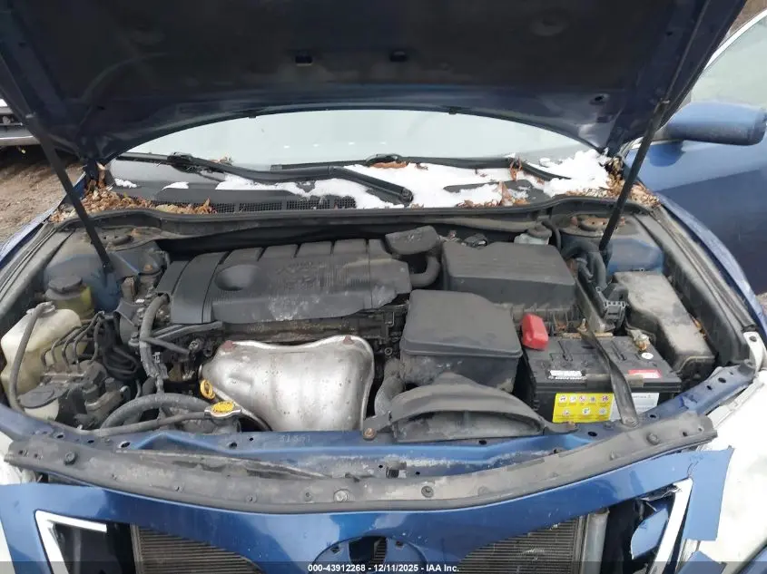 2011 TOYOTA CAMRY LE