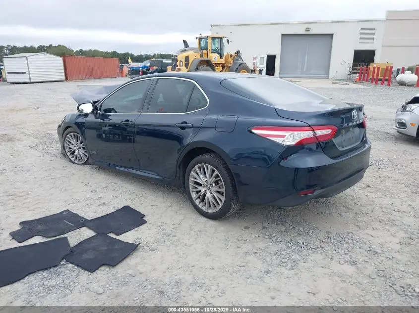 2018 TOYOTA CAMRY XLE